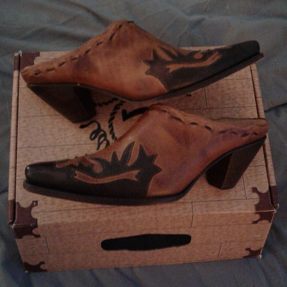 COWBOY BOOT MULES